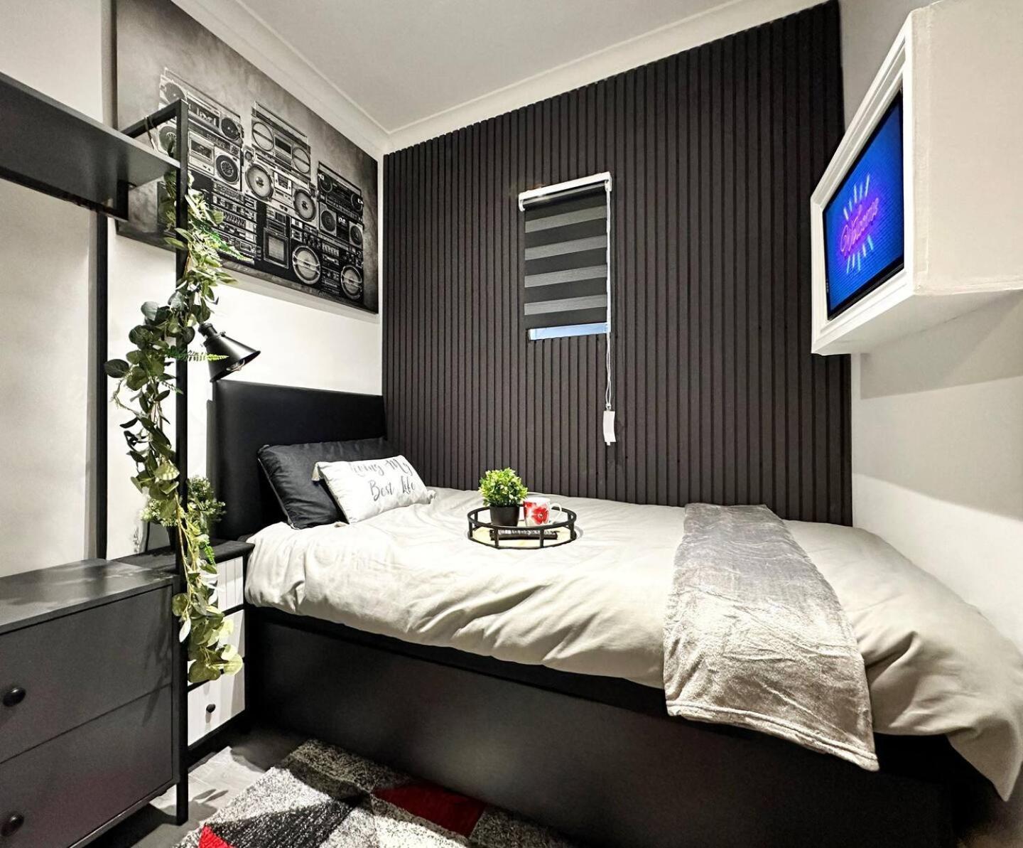 Boutique Backyard Bungalow - Brimsdown Енфілд Екстер'єр фото