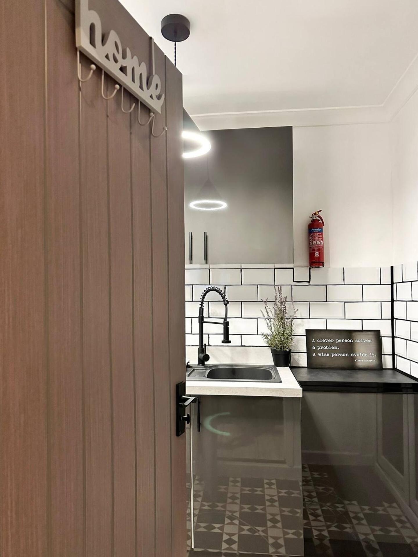 Boutique Backyard Bungalow - Brimsdown Енфілд Екстер'єр фото