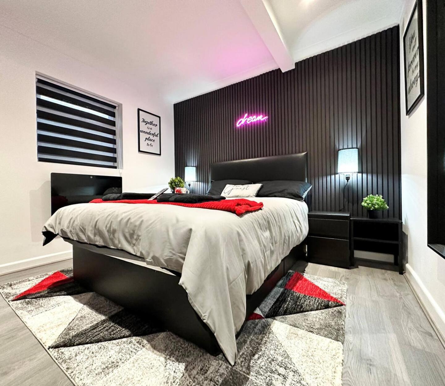 Boutique Backyard Bungalow - Brimsdown Енфілд Екстер'єр фото